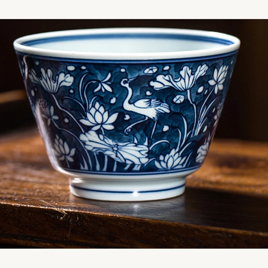 Loto bleu et blanc et Egret Mati Teacup : devant