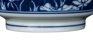 Loto bleu et blanc et Egret Mati Teacup : boucle pour le pied