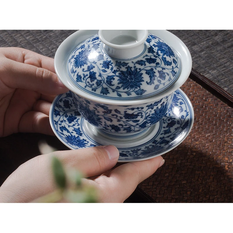 Bouquet de lotus en pointillés bleus et blancs Gaiwan: vue alternative