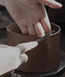 Forming a clay vessel body
