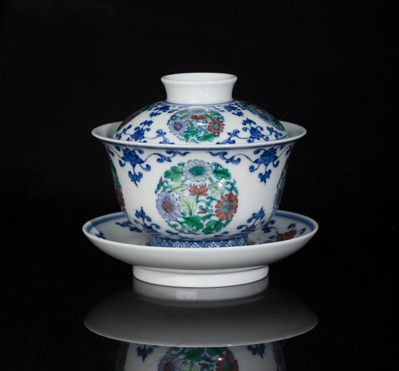 Doucai Chrysanthemum Medallion Gaiwan: studio