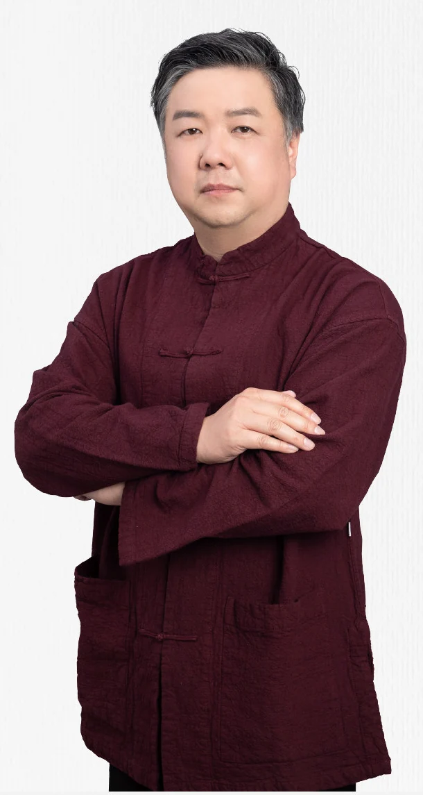 Qi Yingjie in Gong Pai tea-making heritage materials