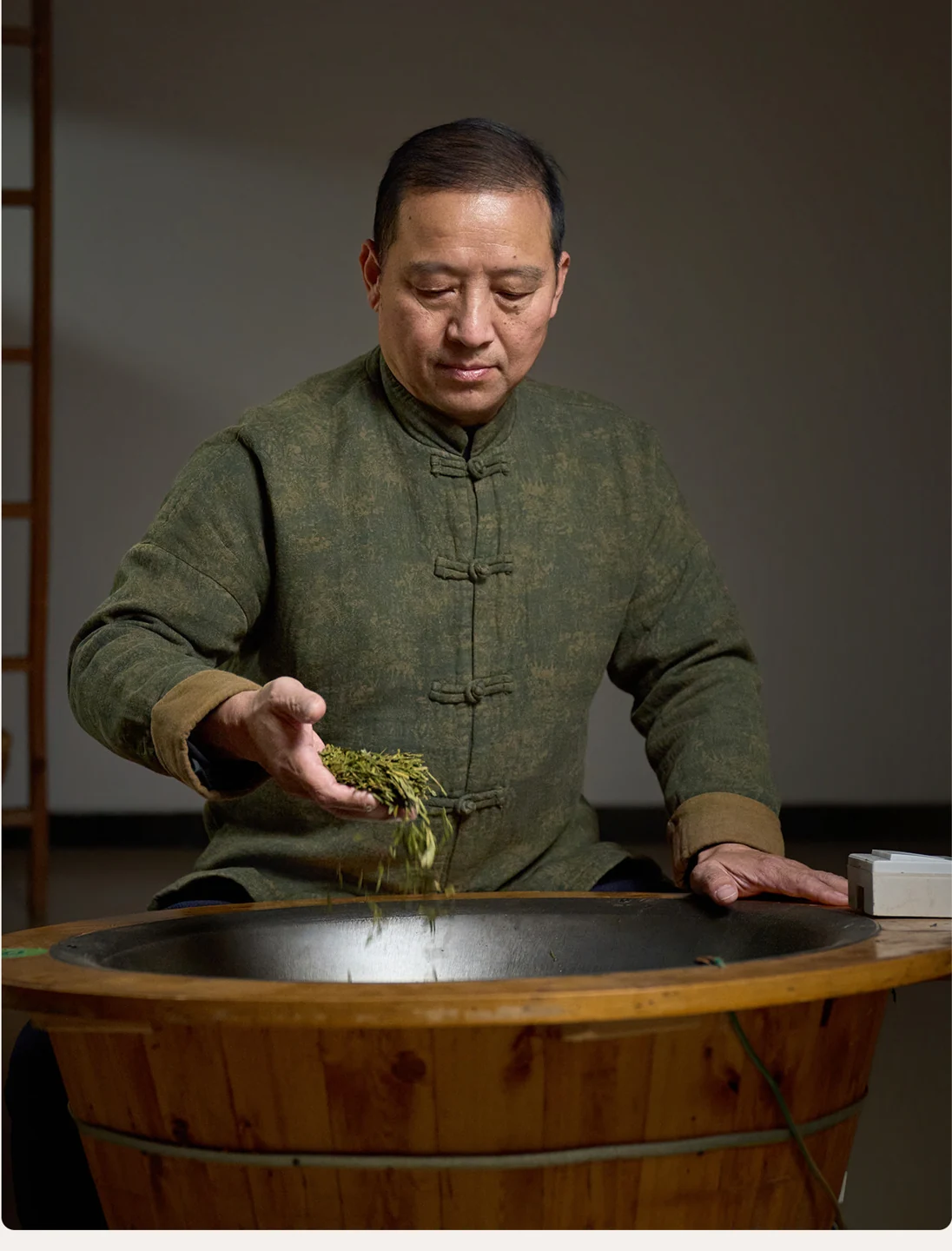 Tea processing shown in Gong Pai brand photographs