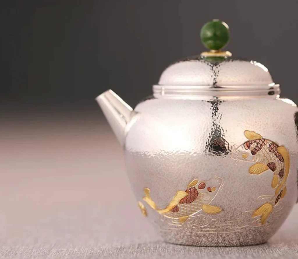 团圆刻花鲤鱼手工9999纯银泡茶壶|200毫升 — 鲤鱼刻花