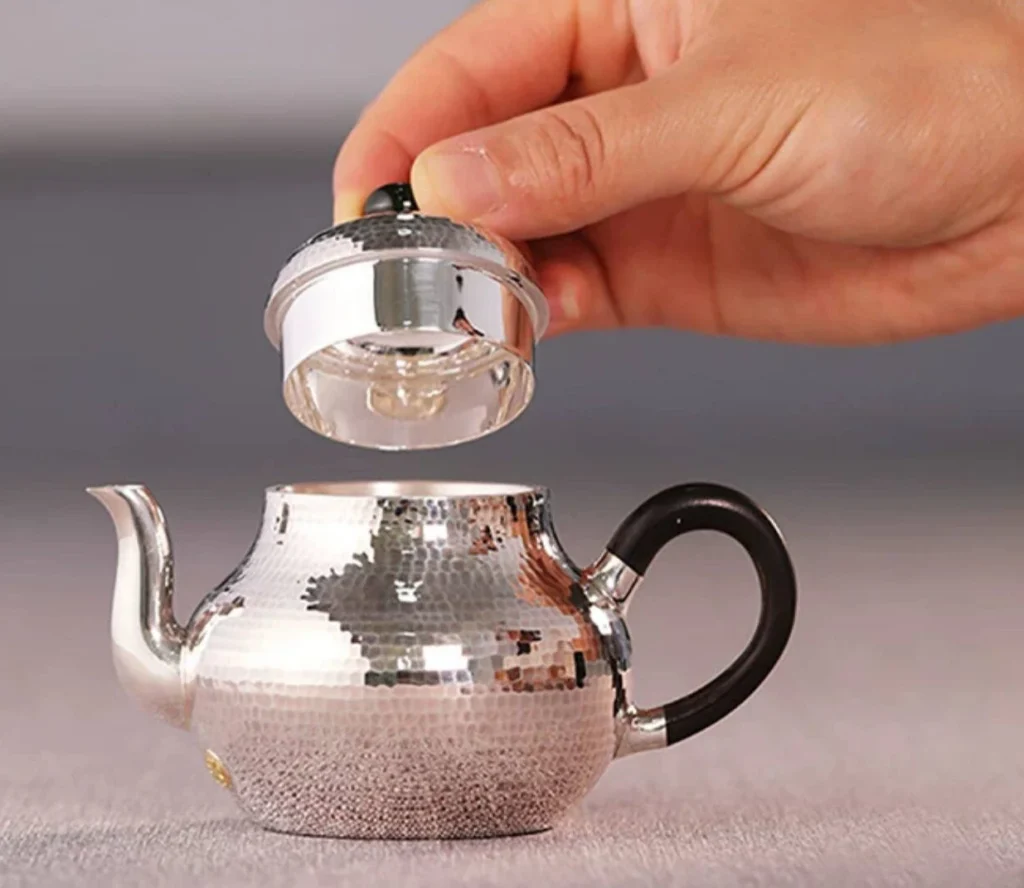 Si Ting Handmade 9999 Silver Teapot — 150mL — Lid and opening detail