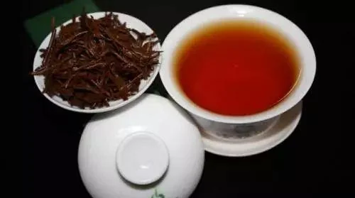 Infusion and wet leaves