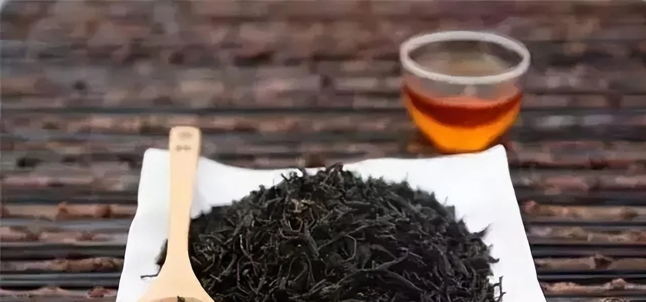 Measuring dry tea leaves