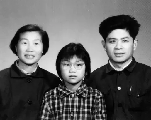 A family photograph accompanying Lu Jiangmei’s childhood recollections.