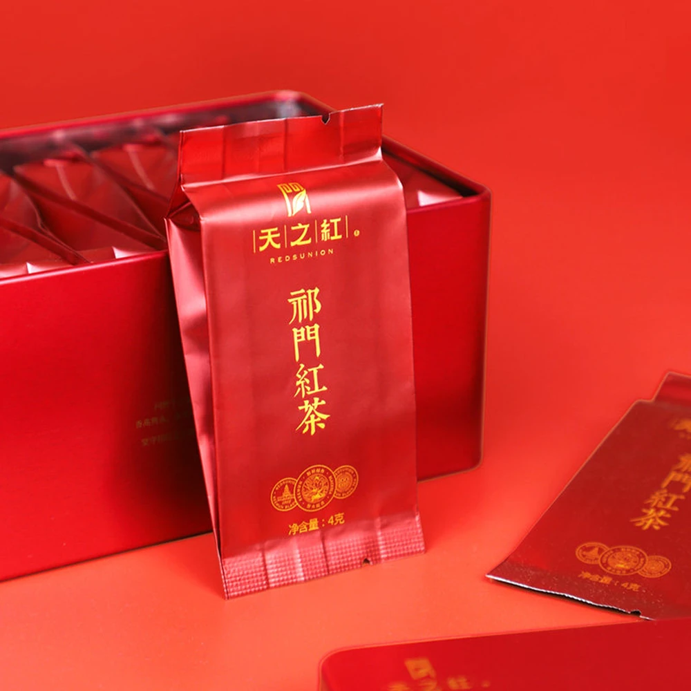 Individual 4 g foil sachet of Tianzhihong Keemun Maofeng loose-leaf tea