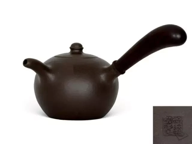 Dark Tangyu teekanne mit abgerundetem Körper, kurzen Auslauf und langem, ausstehenden Seitengriff