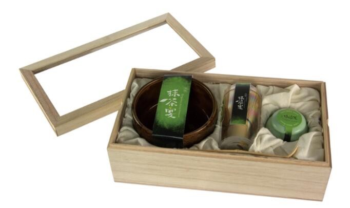 搭配木盒与茶碗的抹茶礼盒