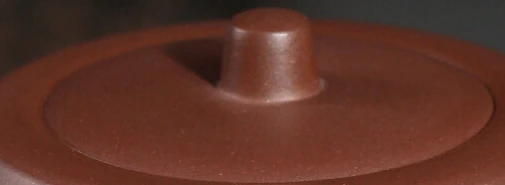 Inset lid and short cylindrical knob of the Low Jinglan teapot